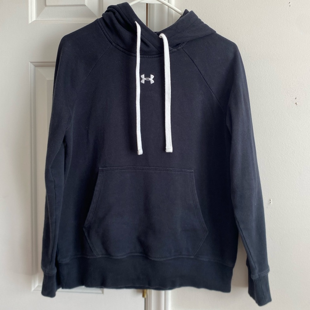 Black Under Armor hoodie